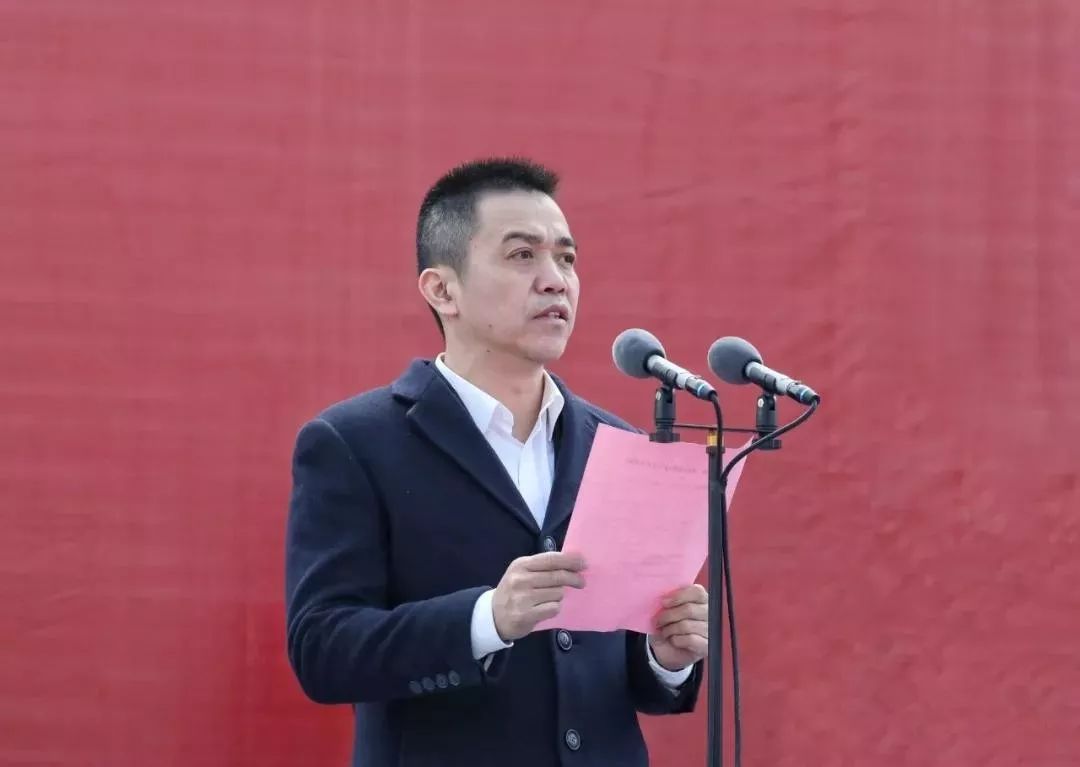 市委副书记蔡建军主持通车仪式.