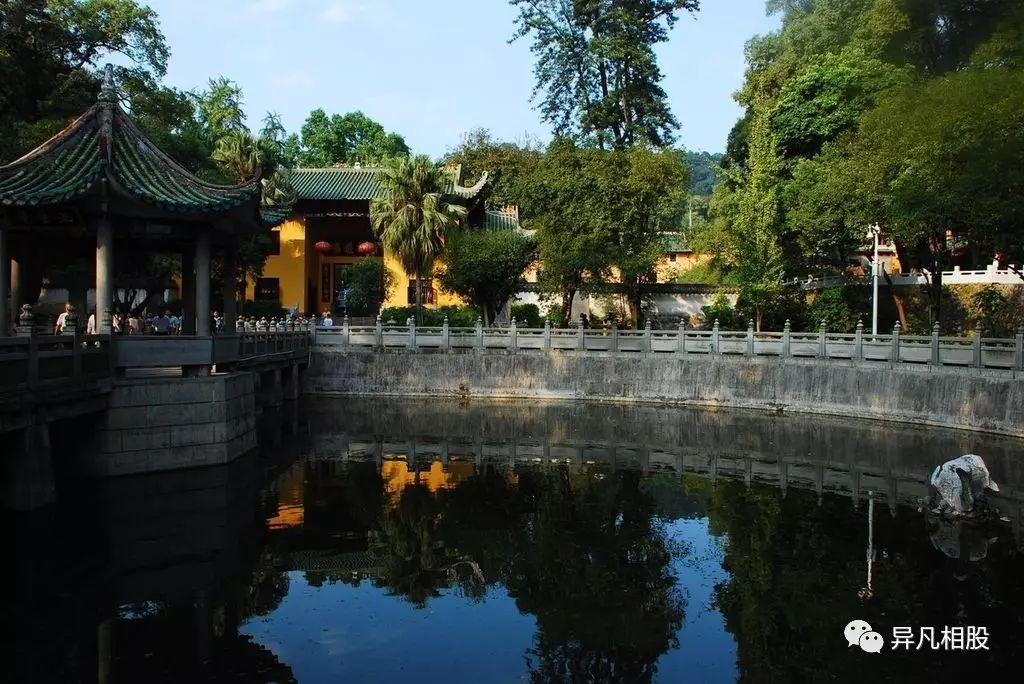 原創獨自摩旅南華寺為家國祈福,參禪禮佛頓悟法門見賢清心:人生之要