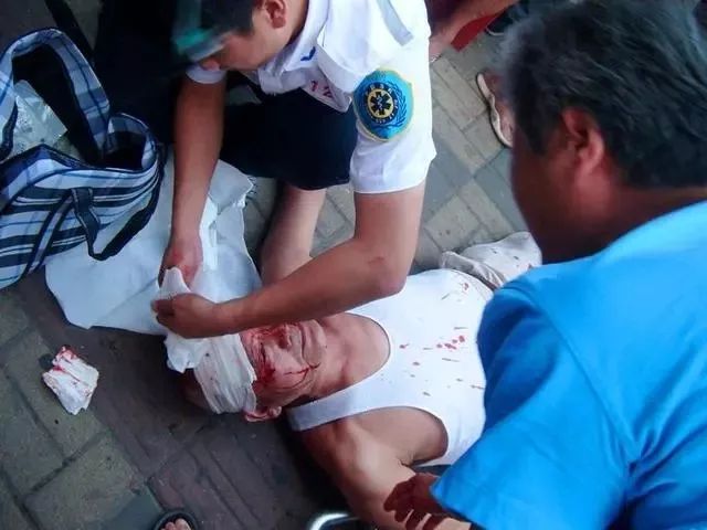 高空抛物坠物夺人性命还拉着邻居和物业垫背顶罪当重判才对