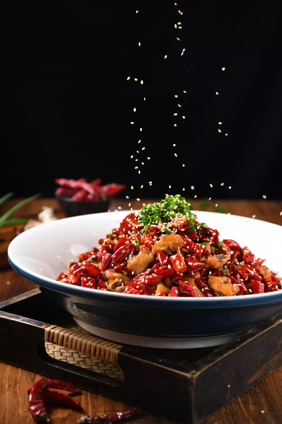 重庆精奢川菜题色以色为名有你还没吃过的川菜味道