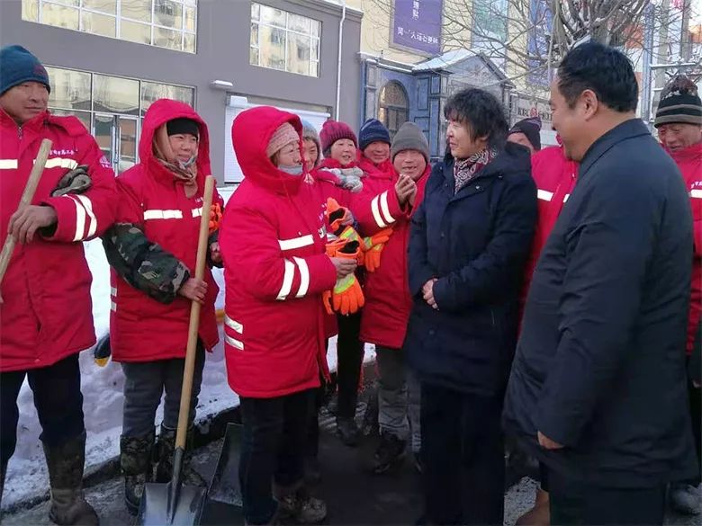 省总领导到吉林市走访慰问困难职工家庭和劳动模范_马少红