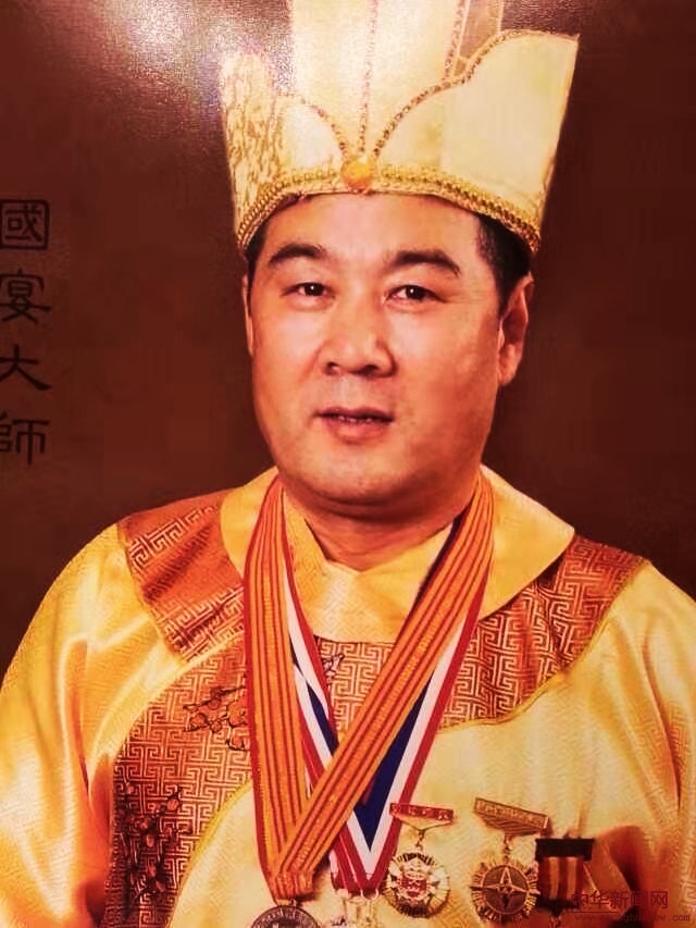 刘凯军和他创造的丝绸之路上的陕西金子招牌菜"活的蝎子宴"