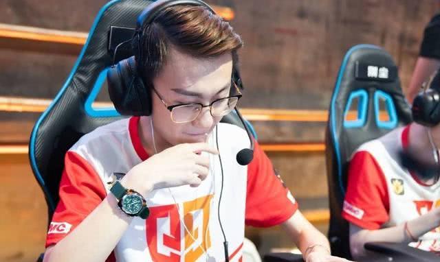 cfm情久队长带粉五排段位直追枪神实力无愧ak战神