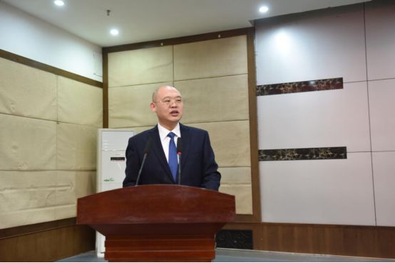 仪式由长垣市副市长刘文君主持.