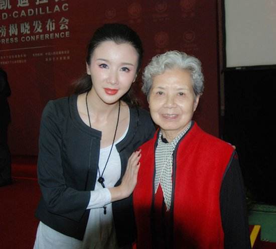 央视第一位主持人沈力发掘赵忠祥二婚嫁初恋今86岁近况如何