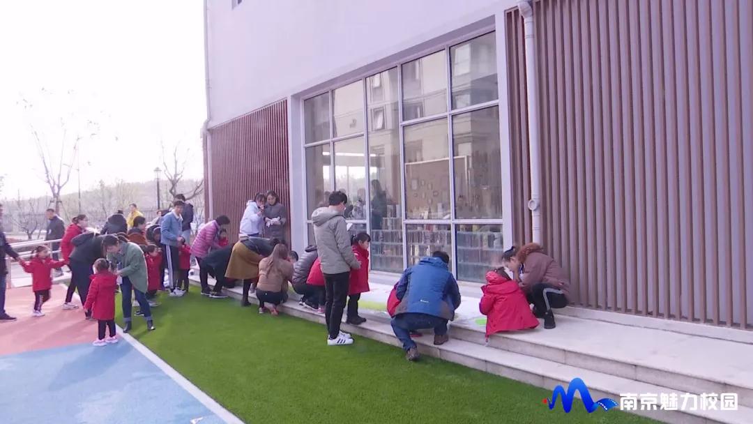 原创动态丨南京市浦口区凤凰幼儿园第一分园开展2019足球主题亲子游园