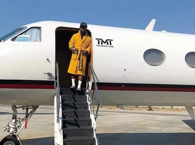 过去10年他赚了64亿!揭秘体坛首富梅威瑟的生财之道