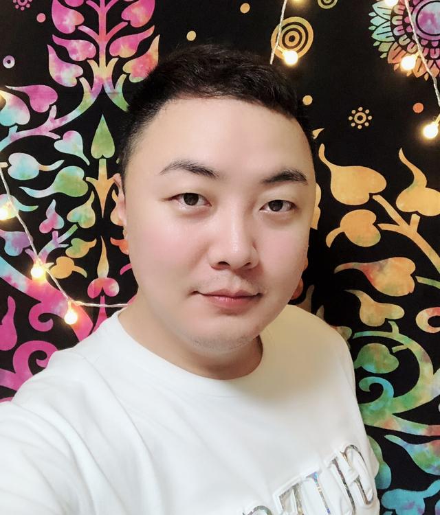 大赛执行人员总监制:闫宗伟品牌总监:赵匀总导演:鹿歌视频导演:李锐