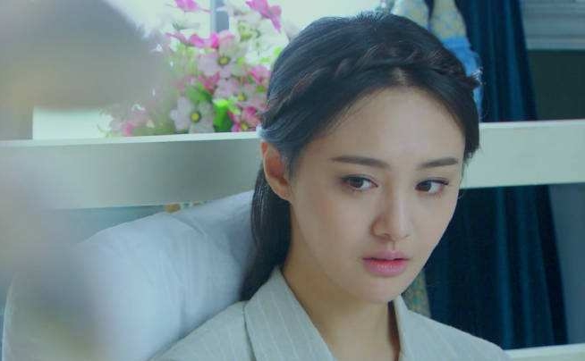 第一:《离婚前规则》,贾乃亮饰演王明轩,大学毕业后和蒋梦瑶结了婚