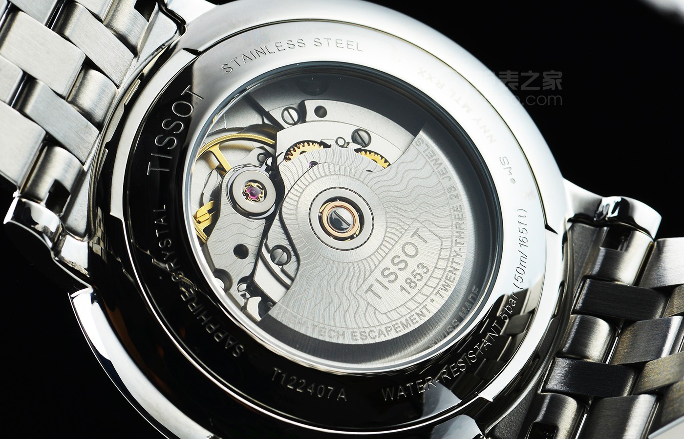 机芯搭载的是天梭经典的80机械机芯,动力储存可达80个小时.