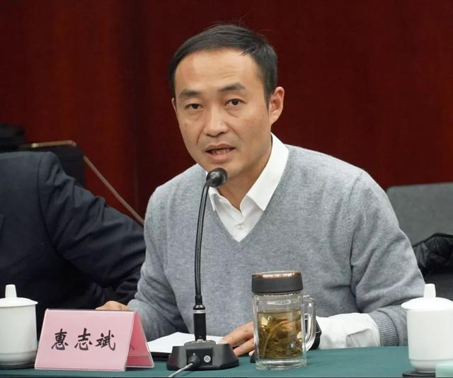 上海市委网信办政策法规处孙杰处长强调,随着国家层面数据治理法律和