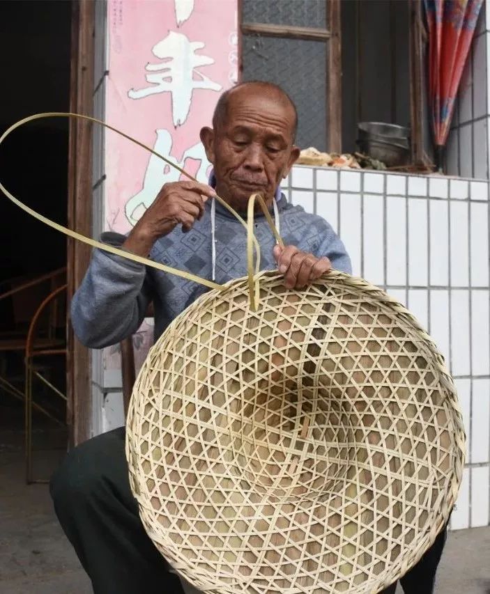 67乐畲斗笠巧手编织致富之路