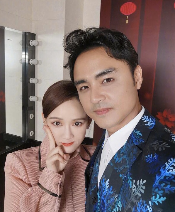 陈乔恩前几日还和老搭档明道同框拍了合影,当年两个人合作的偶像剧