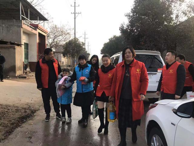 临颍暖冬行动第四站走进王岗镇梁岗村