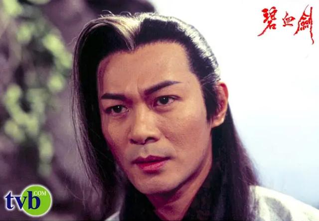 金蛇郎君夏雪宜近照帅气有型风采依旧看不出已经57岁了