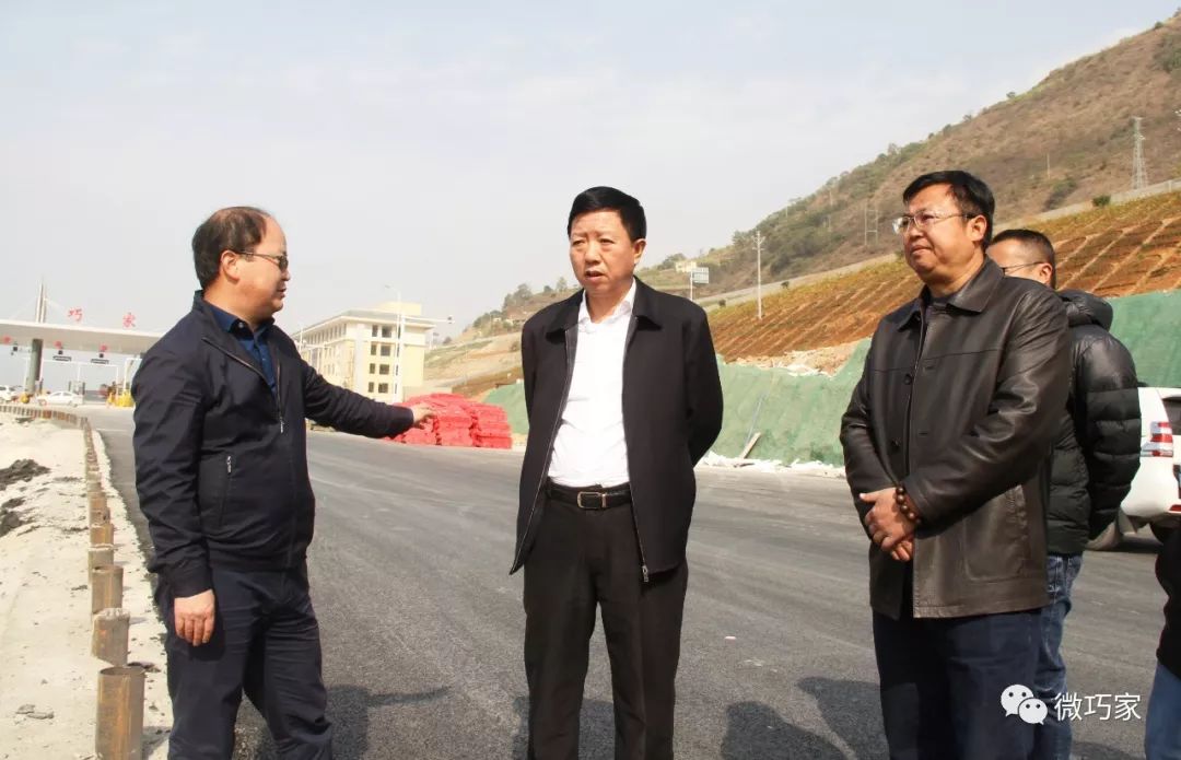 县委书记张华昆调研格巧高速公路建设情况