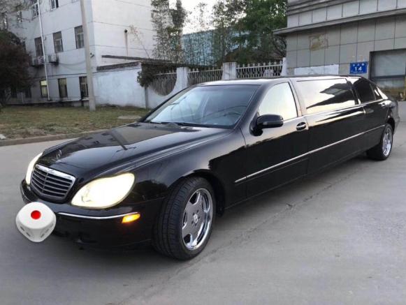 江苏遇到奔驰s600l加长版防弹车黄牌黑字车主一般很少露面