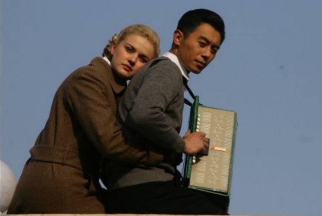 2012年主演的《我的娜塔莎》饰演的军人庞天德.