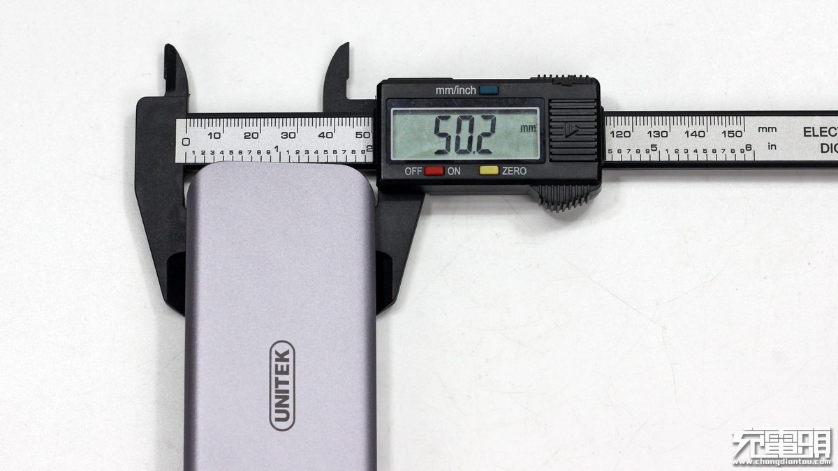 扩展坞机身实测长约120mm.usb-c头特写.