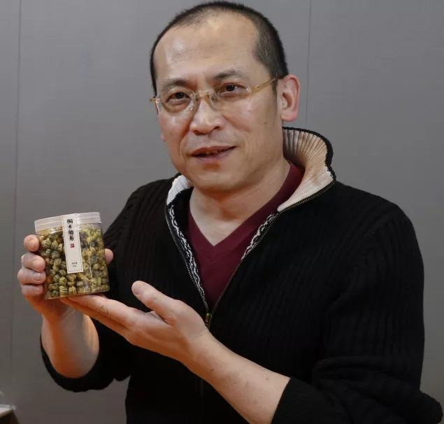 《建楼开讲》主持人建楼hotrecommend热/卖/推/荐2018白露寿眉茶饼￥?