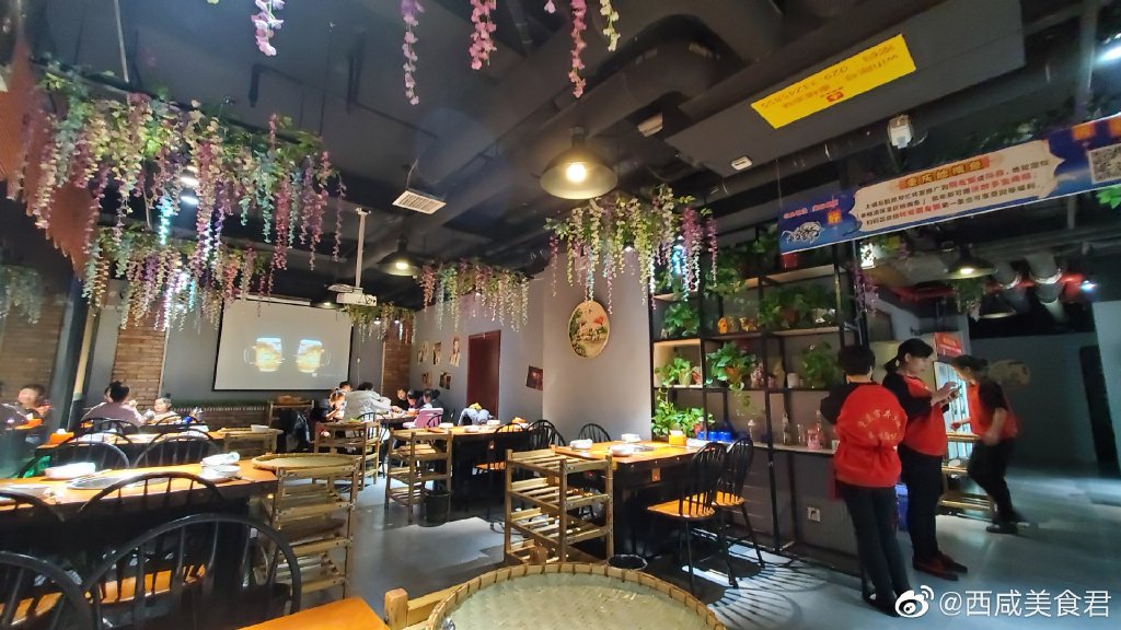 探店咸阳梧桐花园底商重庆地摊鱼