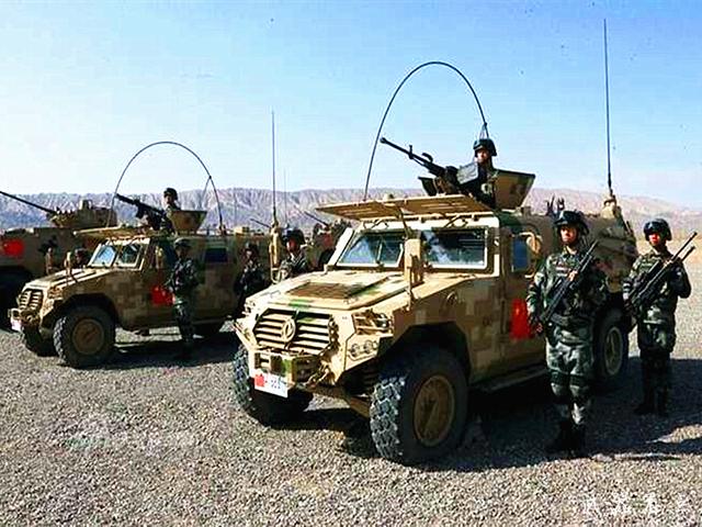 军事丨国产"猛士"长轴距b版装甲车,已经装备一线部队_东风