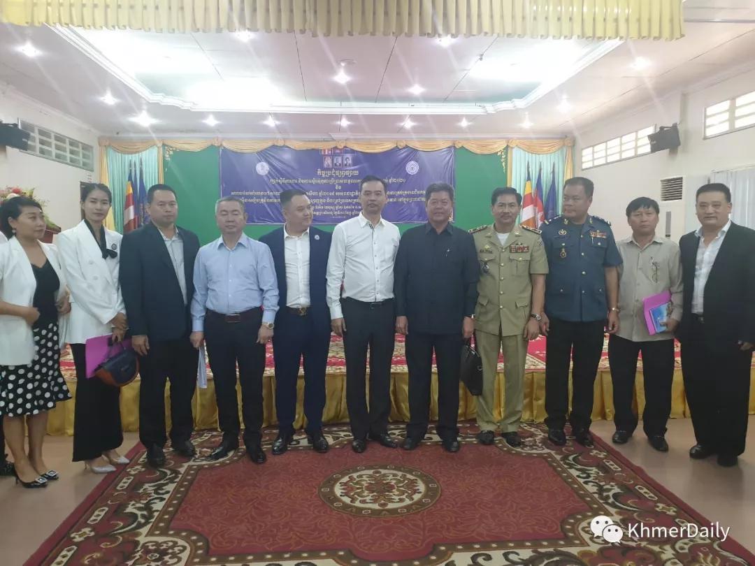 柬埔寨西港省长为华商排忧解难推出24小时中文服务热线