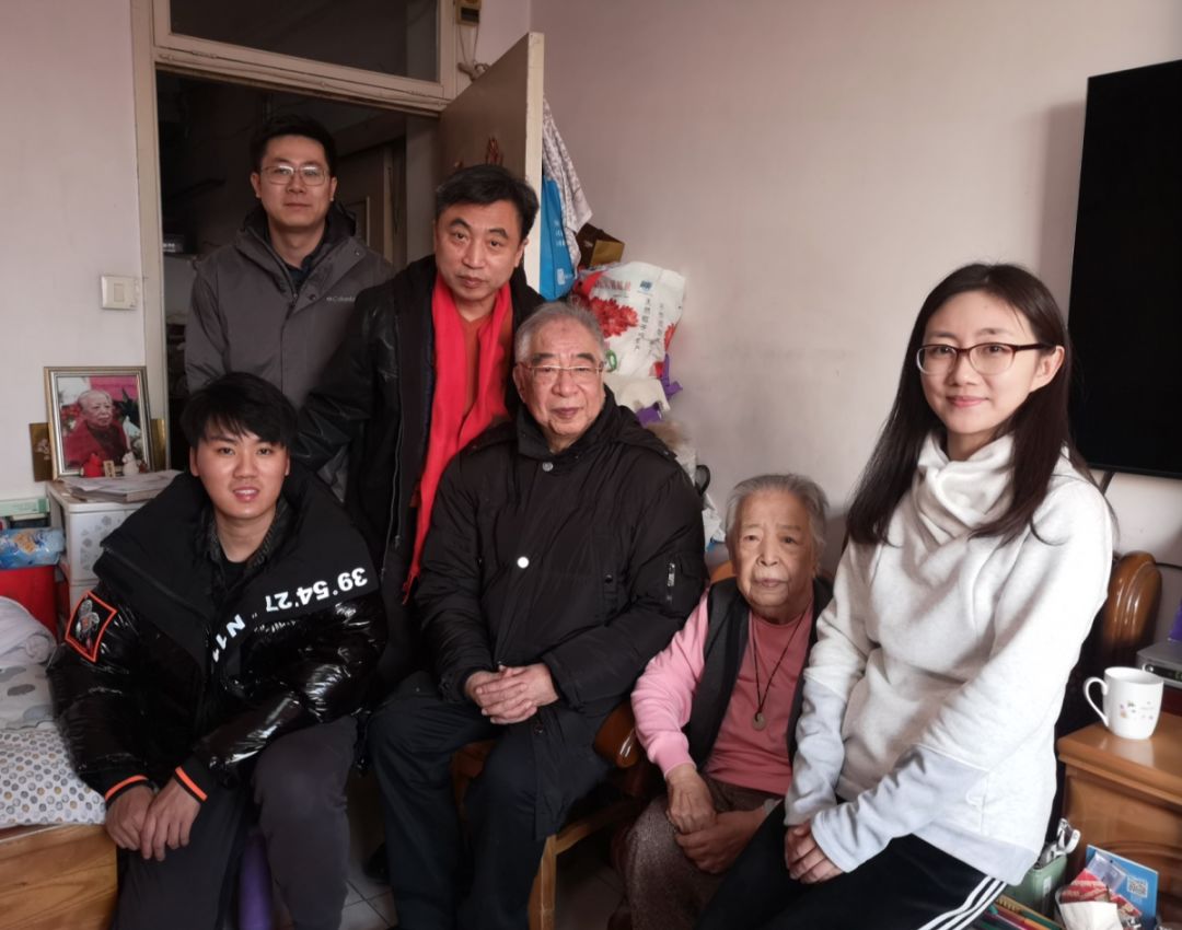 拍摄进行时百年巨匠施今墨摄制组采访施今墨夫人张培英