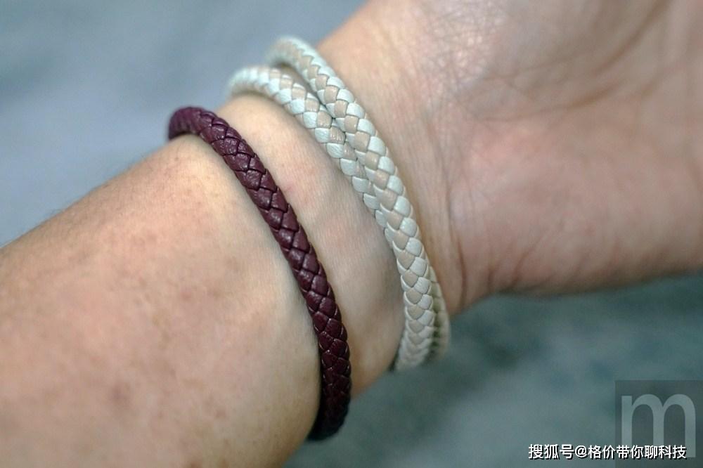 「solo」与「duo」仅差耶在连接线长度,后者可以在一般粗细的手腕上