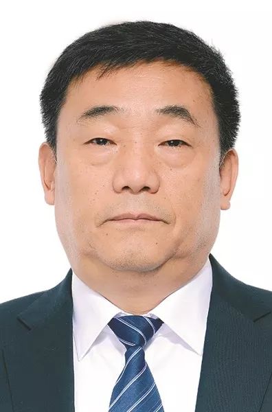 李斌代表将为有序推动更多校园体育设施开放共享建言