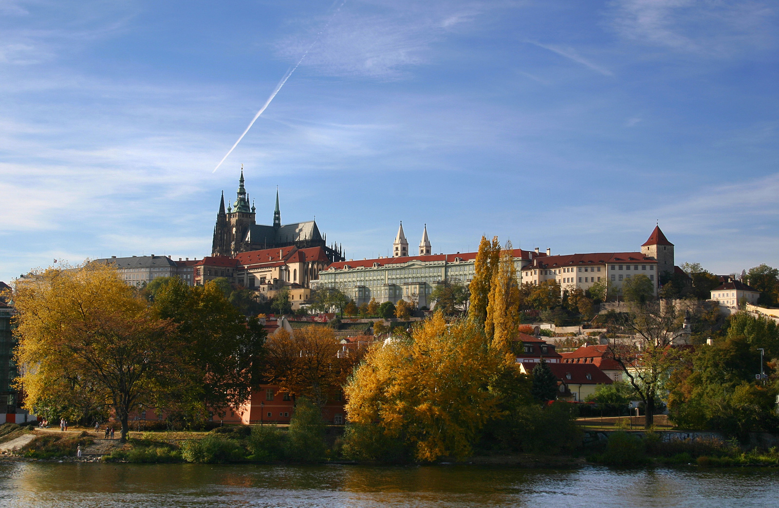 欧洲行（56）在布拉格城堡感受历史风华_教堂