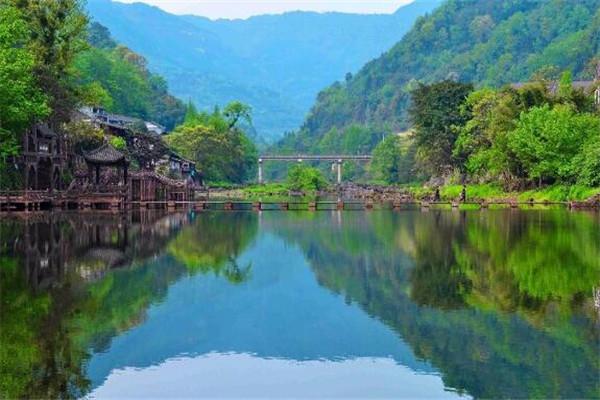 眉山10大最好玩的地方,柳江古镇和三苏祠必去,仁寿黑龙滩也不错