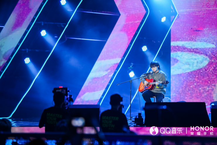 校园音乐大赛主办方 8833a332ce094e309ba7f533543a2467.png