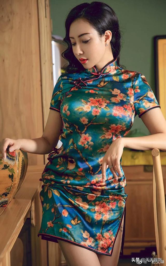 分享一组旗袍自拍