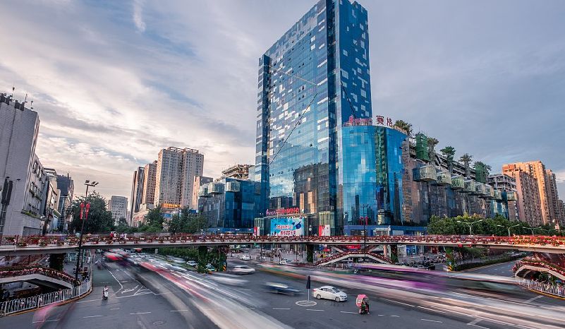 其中一线城市里像北京新中关,上海环球港,广州万菱汇,深圳金光华等业