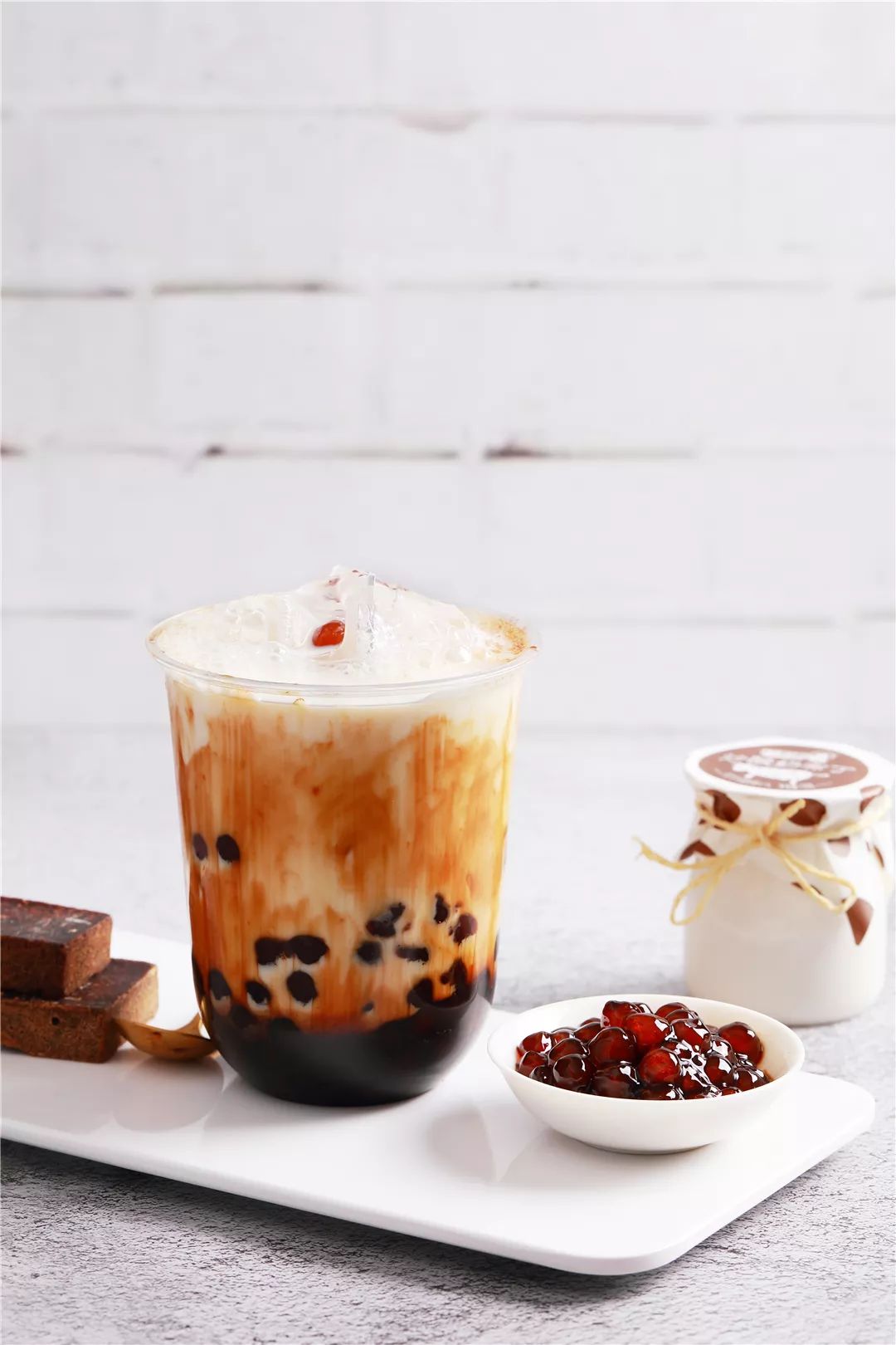 脏脏珍珠撞奶是人气爆款哦,黑糖熬煮的手工珍珠,香甜q弹!