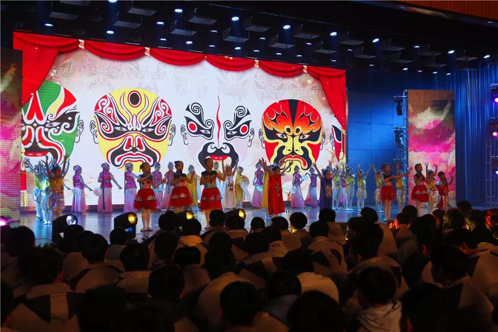 昨天下午北京路发生的这事儿,超30万人次观看!