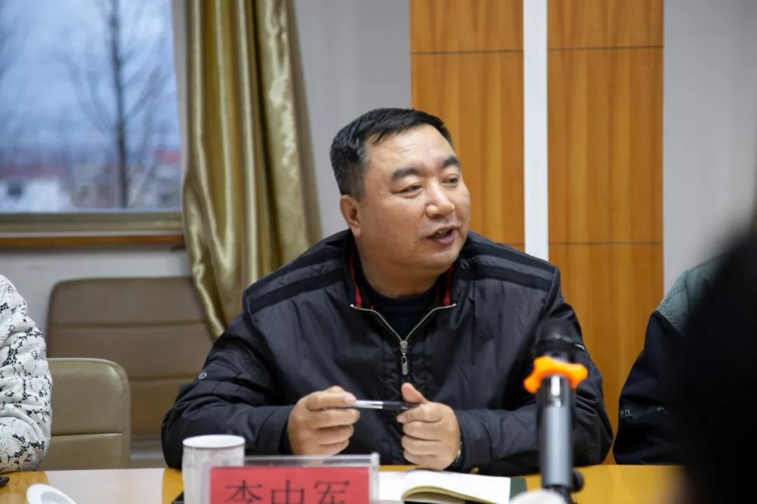 2019年12月26日下午,金华市经信局副局长李中军,金华市工艺美术行业