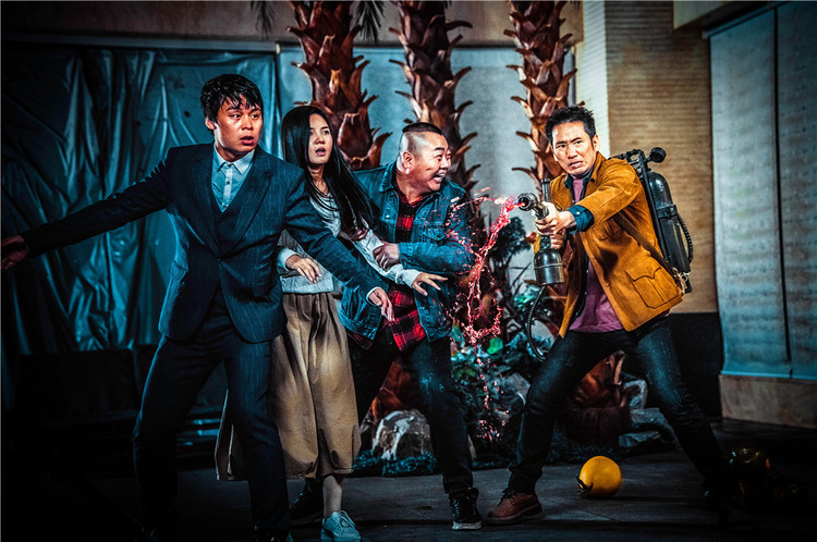 电影《站住!小偷》1月10日全国上映 预告火力全开笑点升级_郑云