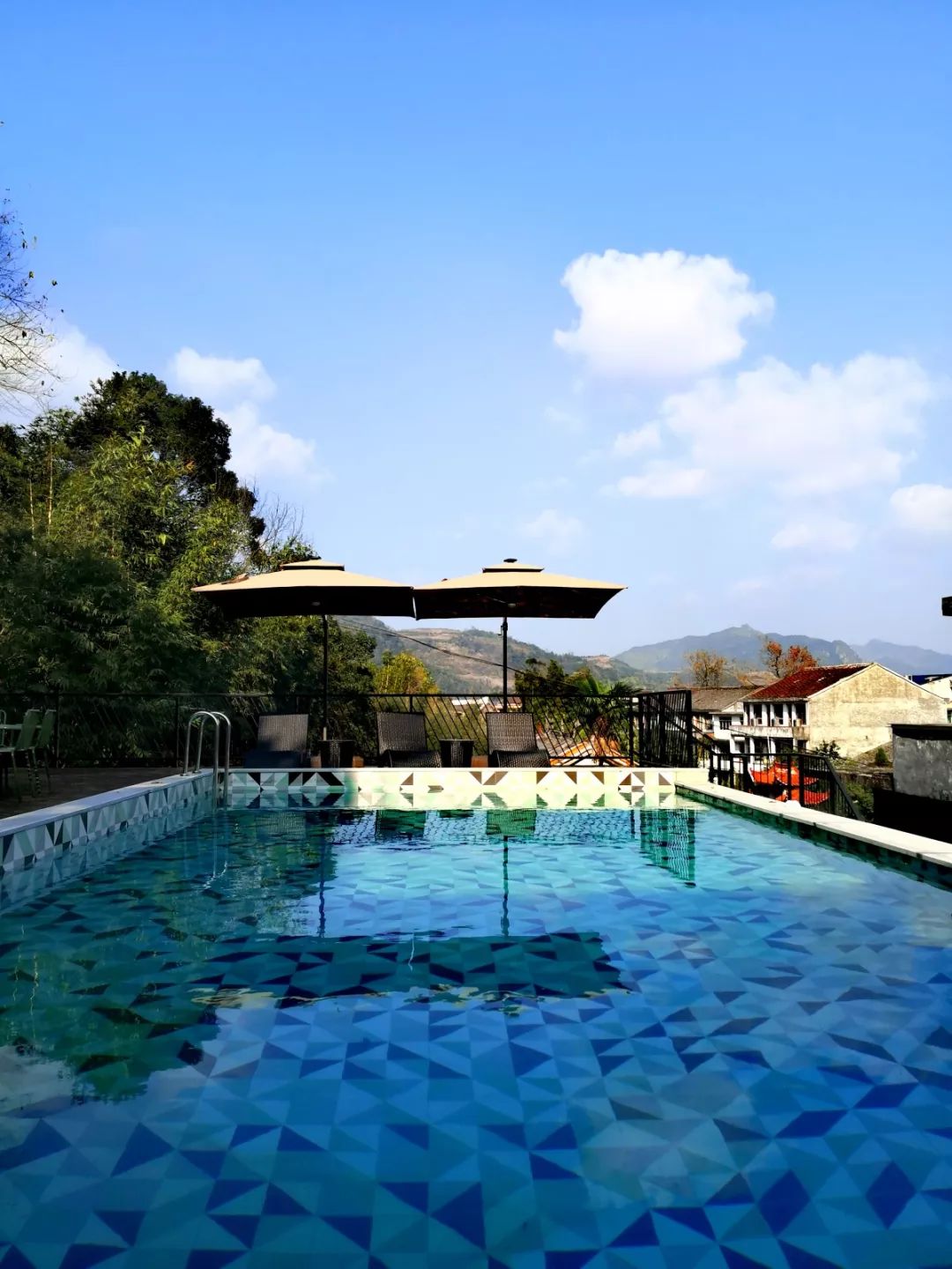 大发现原来平阳还有这样一家坐拥山川美景闲看蓝天白云的诗意民宿