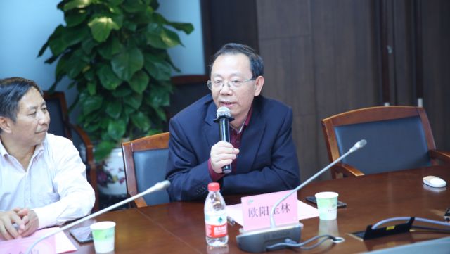 番禺中心医院副院长欧阳玉林发言表示,希望队员不忘初心,展示中国医生