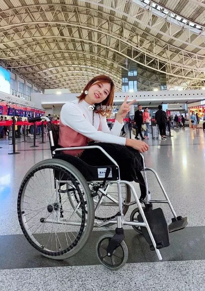 3岁遇车祸截肢,惨遭父母遗弃,28年后她用乐观感动全