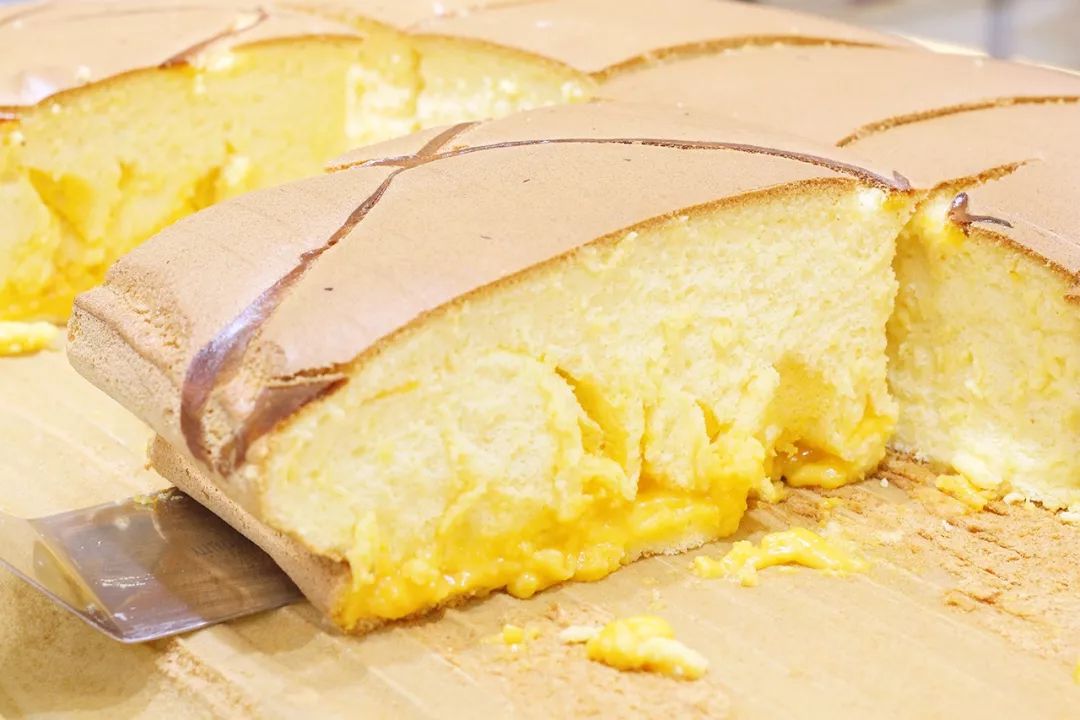 靠抢才能吃到的抖臀蛋糕来宏毅百汇广场了性感抖臀小仙女最爱