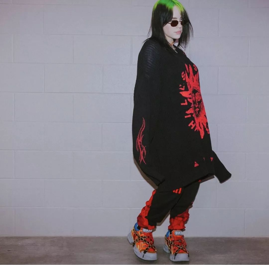 billieeilish18岁那年我在itunes榜首翻白眼儿