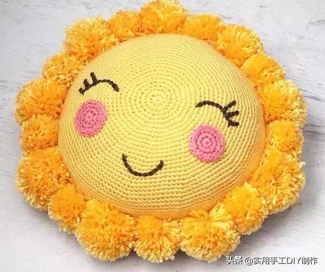 钩编图解暖暖的小太阳抱枕超详细钩织过程喜欢的可以收好
