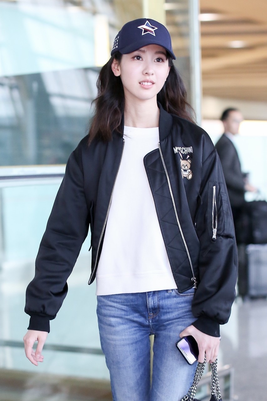 陈都灵的机场休闲风穿搭气质太绝了
