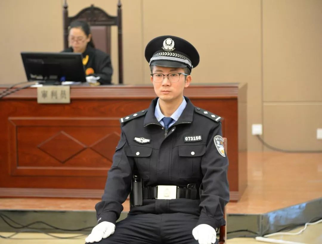 王昆等涉案28名被告人分别被判处九个月到十八年六个月不等的有期徒刑