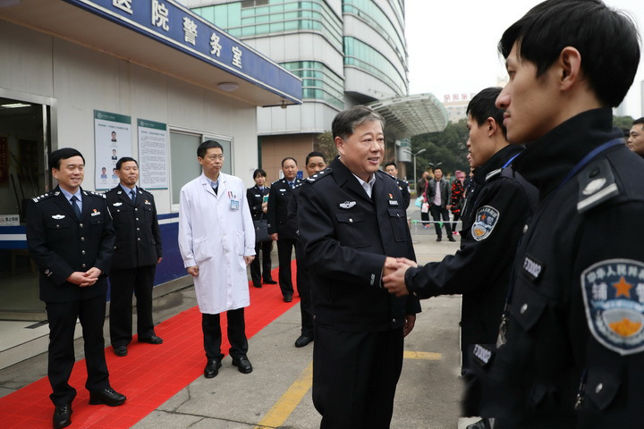 杜荣良深入一线督导检查 确保公共安全形势持续稳定向好