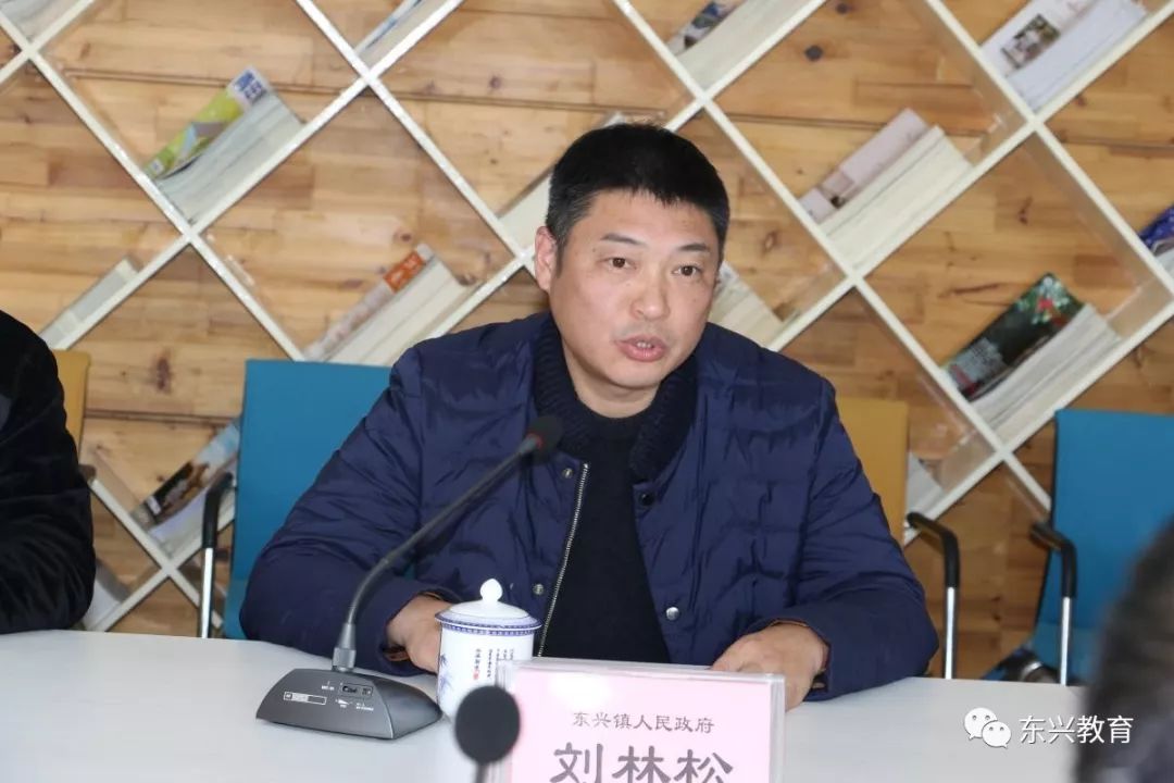 江苏新扬子造船有限公司副总经理张宏飞在表示中说,公司的发展与壮大