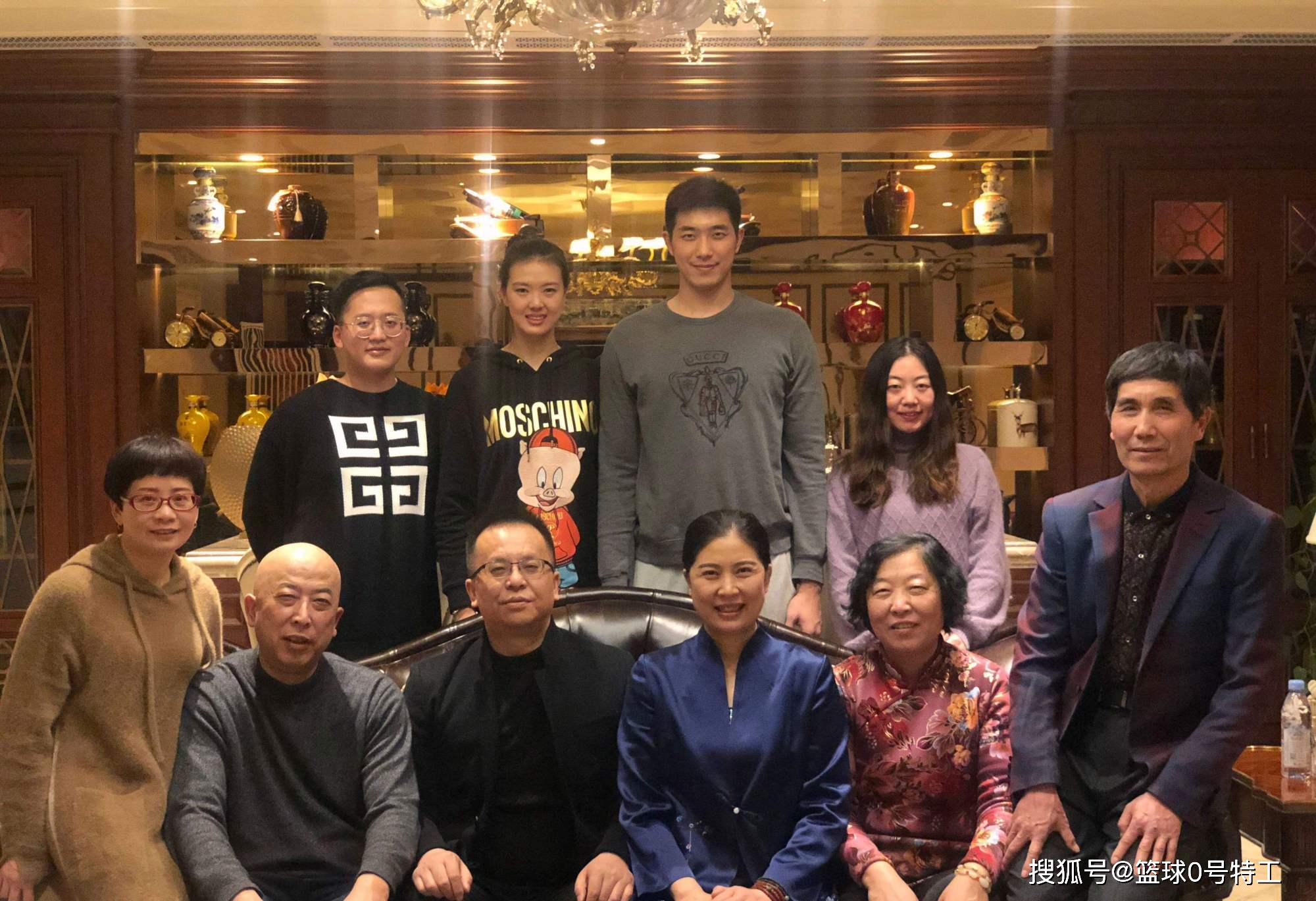 郭艾伦女友,赵睿女友,吴冠希女友,孙悦妻子,差距一目了然!